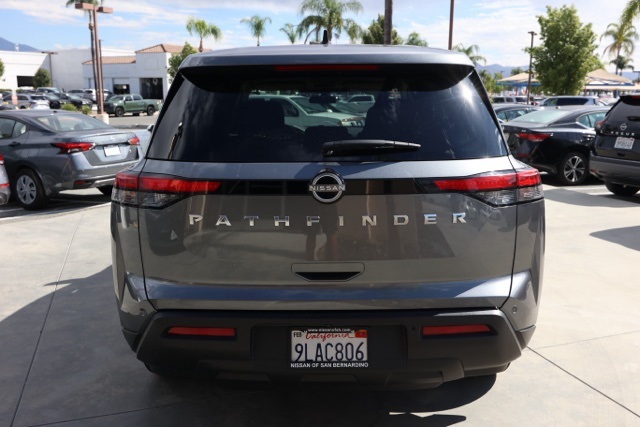 2024 Nissan Pathfinder S photo 3