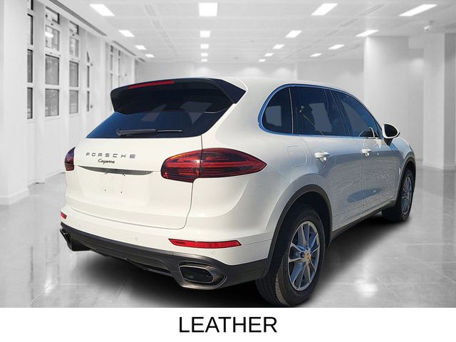 2016 Porsche Cayenne Base photo 2