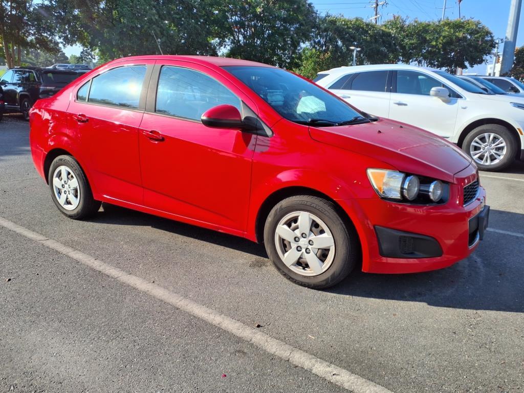 2014 Chevrolet Sonic LS photo 2