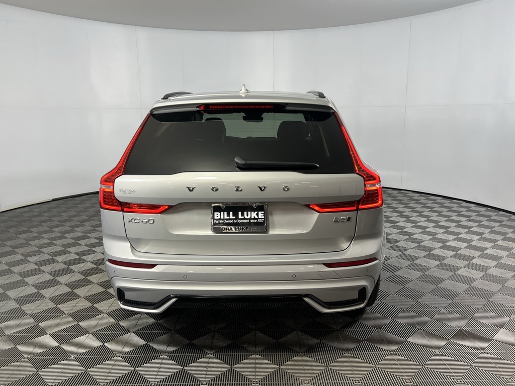 2024 Volvo XC60 B5 Core photo 4