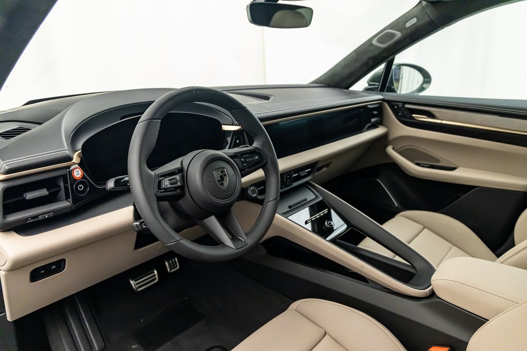 2024 Porsche Macan Electric Turbo photo 4