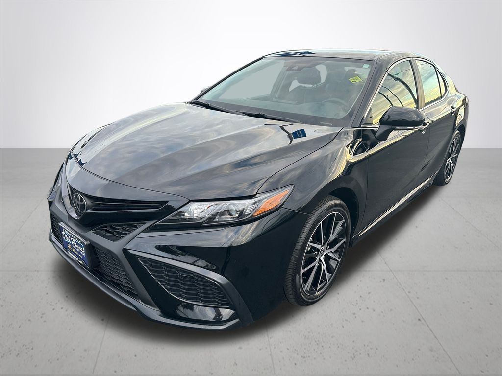 2024 Toyota Camry SE photo 2