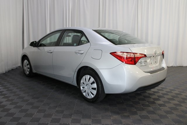 2019 Toyota Corolla LE photo 4