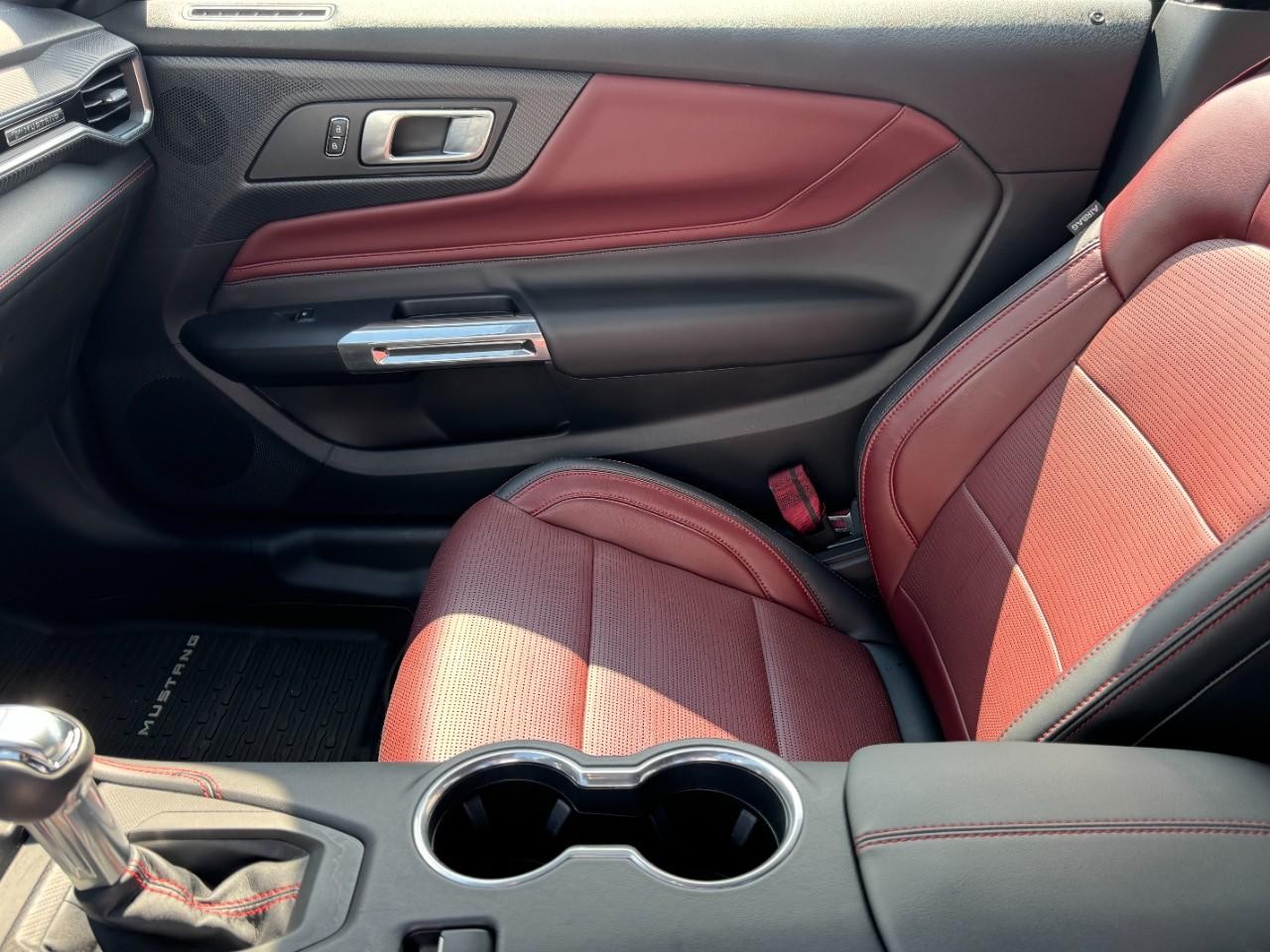 2024 Ford Mustang GT Premium Convertible photo 9