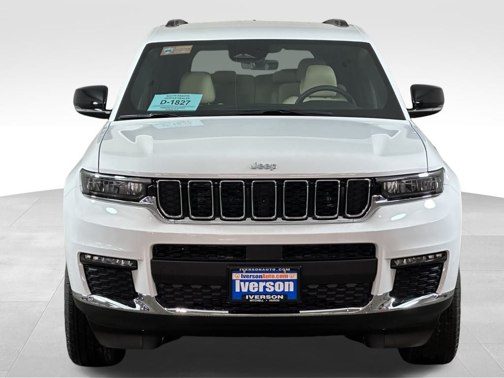 2025 Jeep Grand Cherokee Limited photo 3