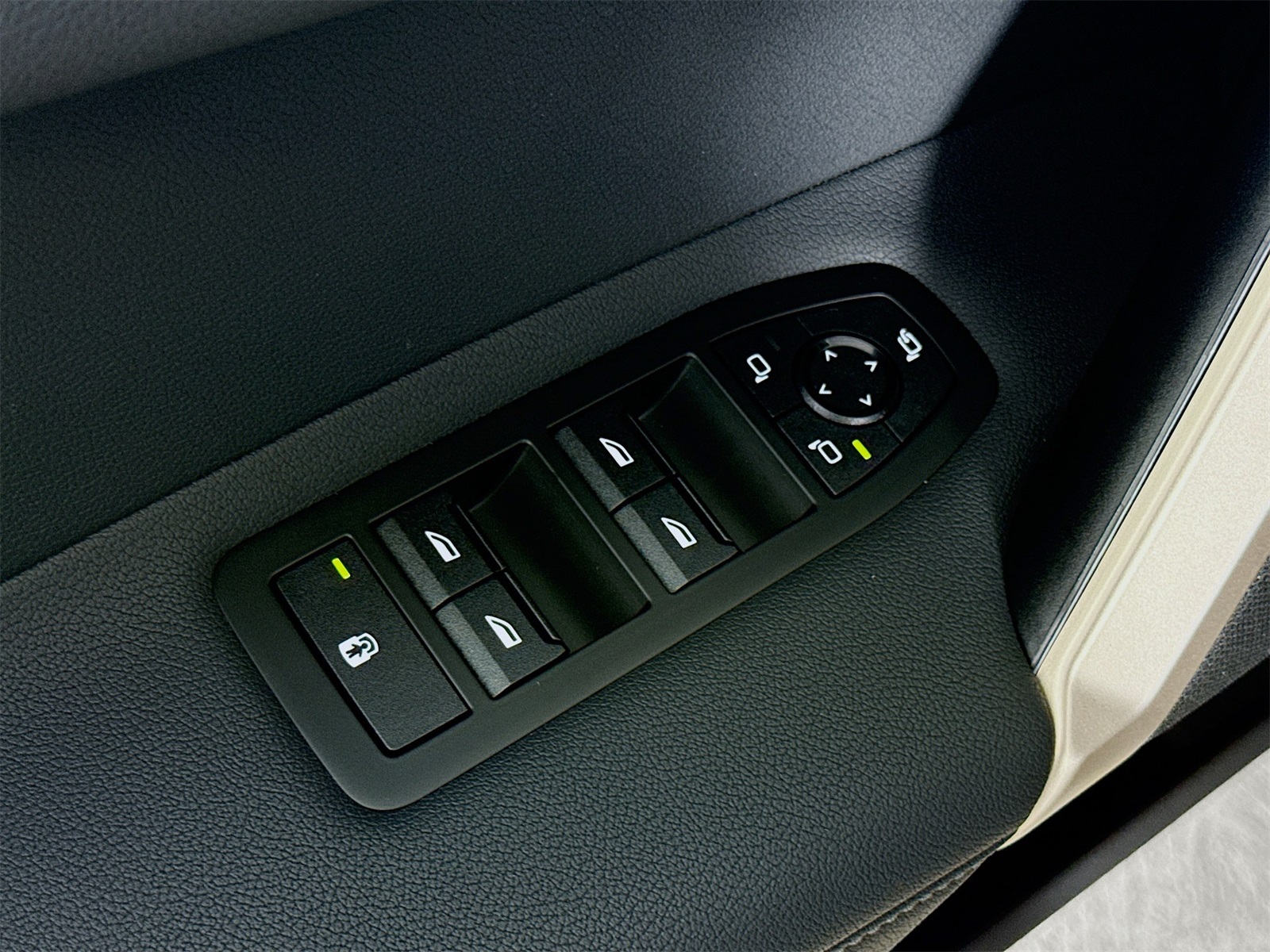 2026 Bmw iX photo 17