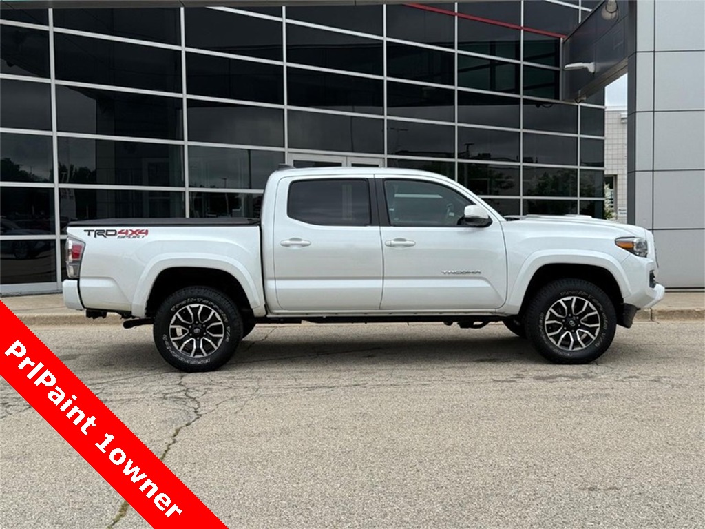 2022 Toyota Tacoma TRD Sport photo 2