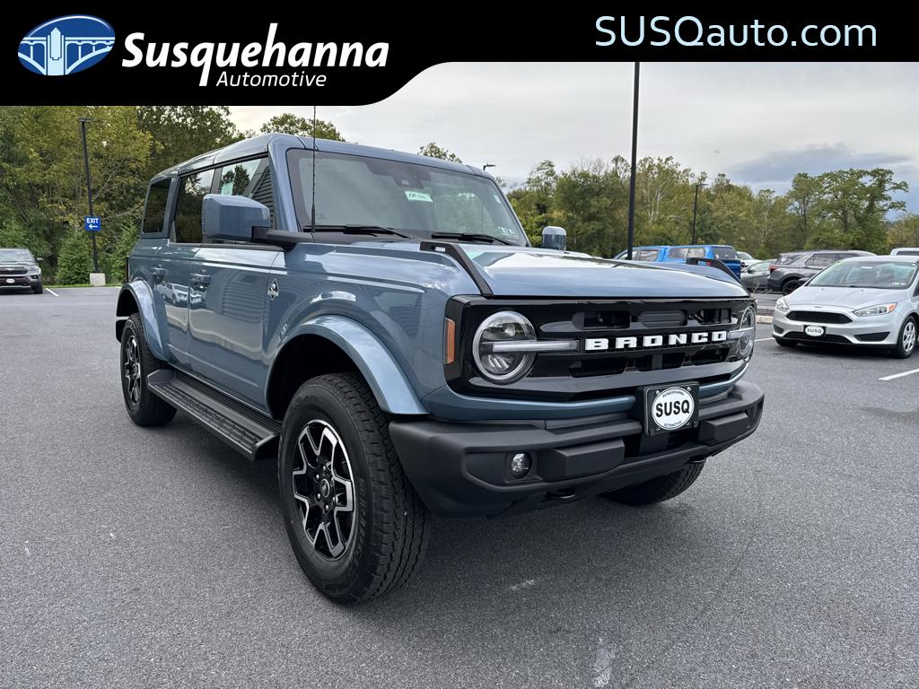 2025 Ford Bronco 4-Door Outer Banks's photo