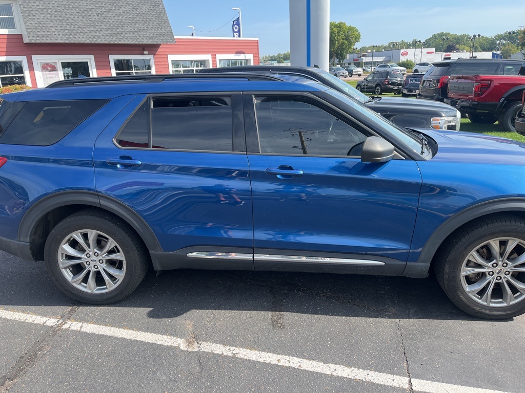 2020 Ford Explorer XLT photo 2
