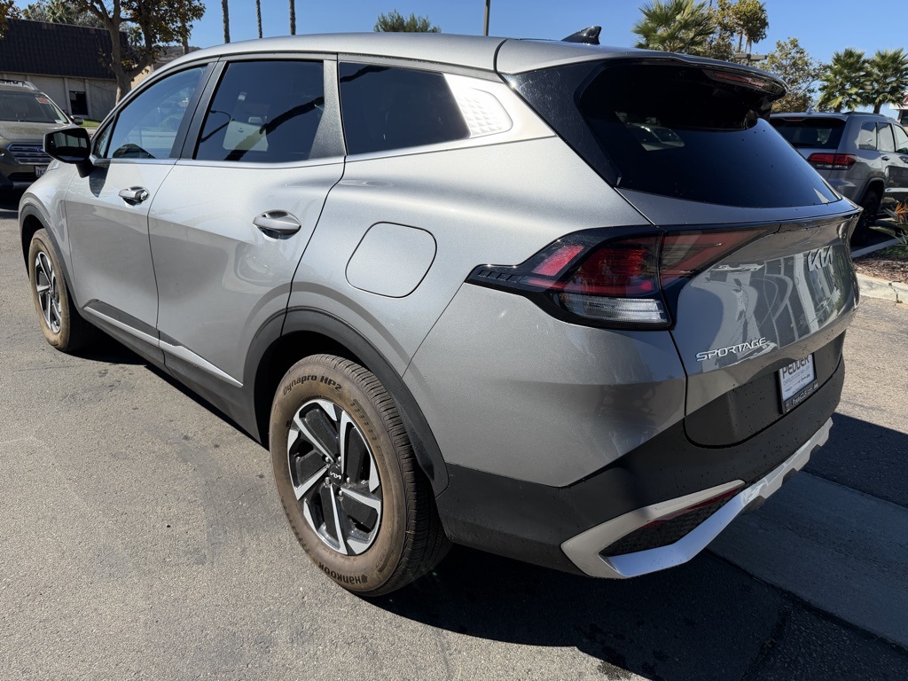 2024 Kia Sportage Hybrid LX photo 4