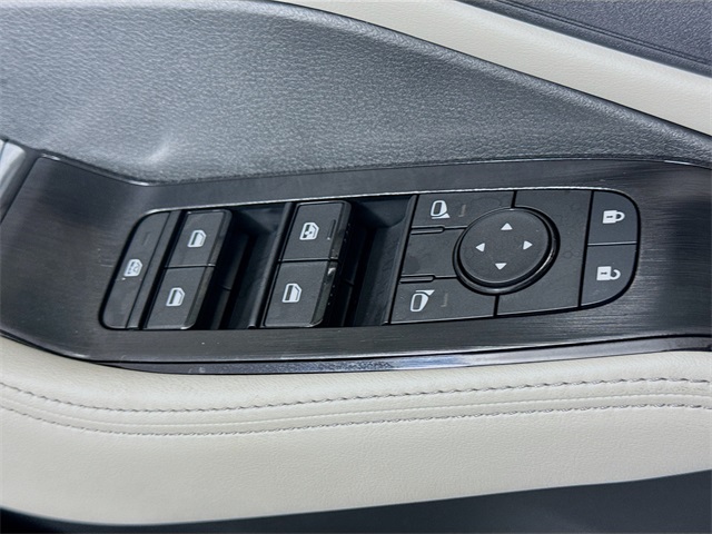 2025 Nissan Rogue SV photo 9