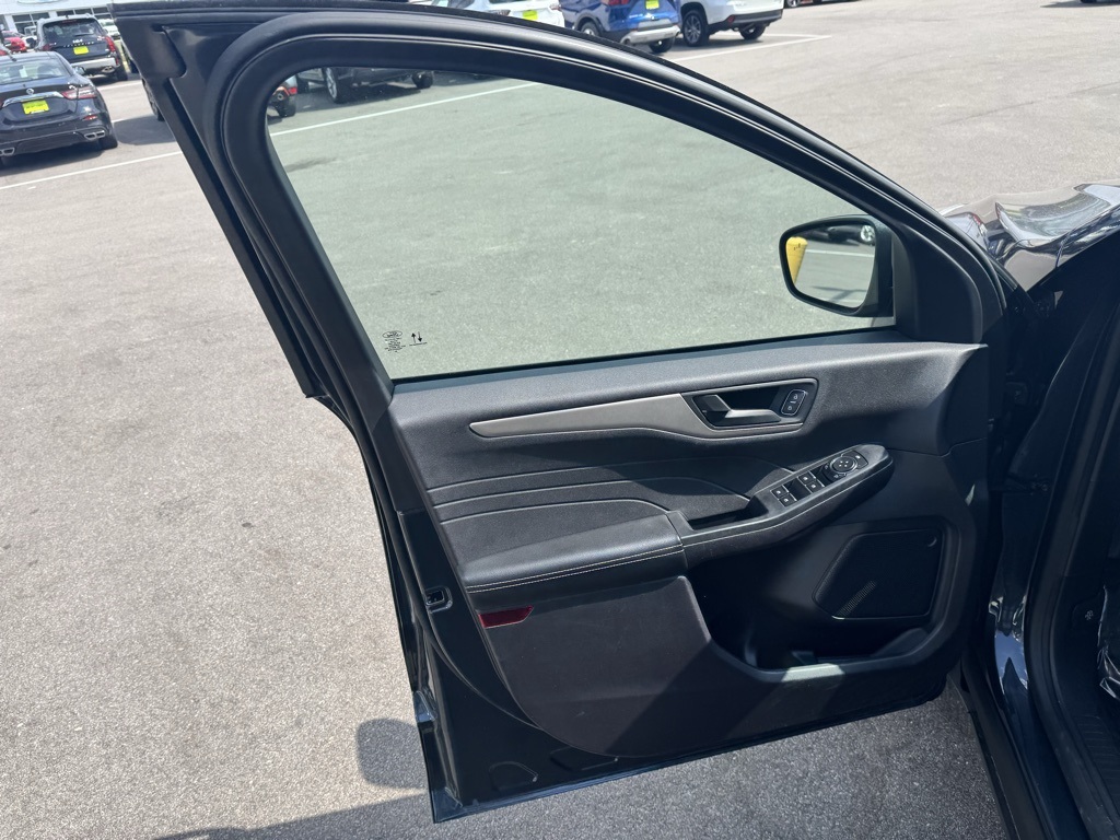 2022 Ford Escape SE Sport photo 11