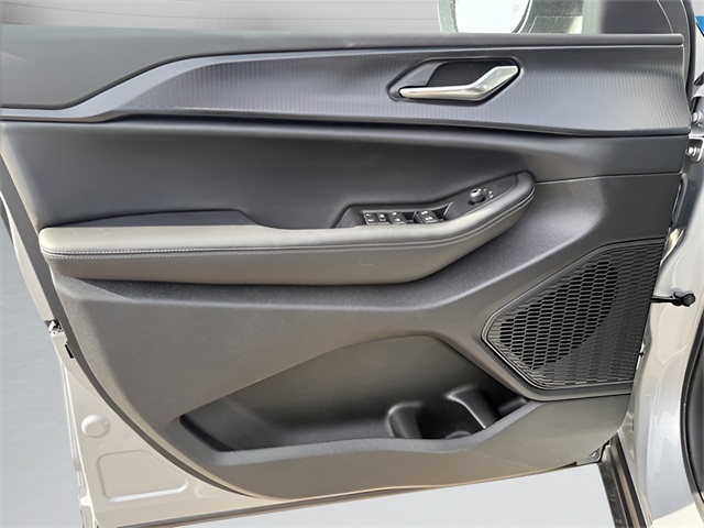 2025 Jeep Grand Cherokee Laredo X photo 12