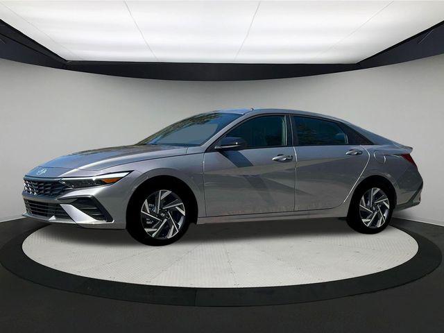2025 Hyundai Elantra SEL Sport photo 2
