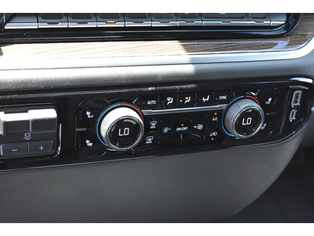 2025 Chevrolet Silverado 1500 LT photo 25