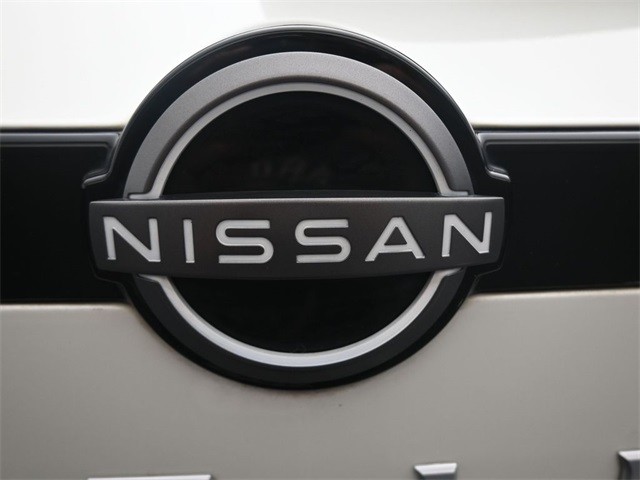 2022 Nissan Pathfinder SV photo 8