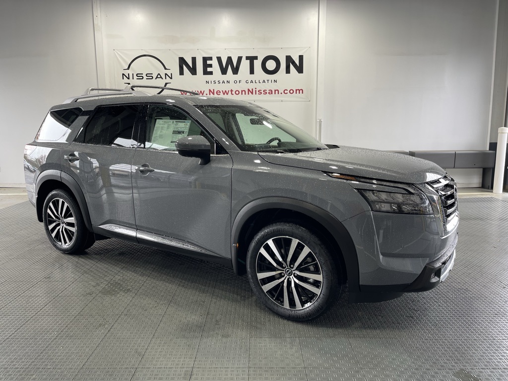 2025 Nissan Pathfinder Platinum's photo