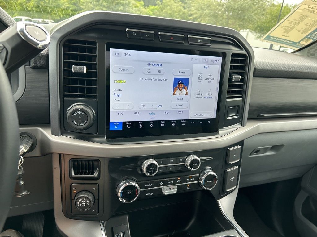 2024 Ford F-150 XLT photo 24