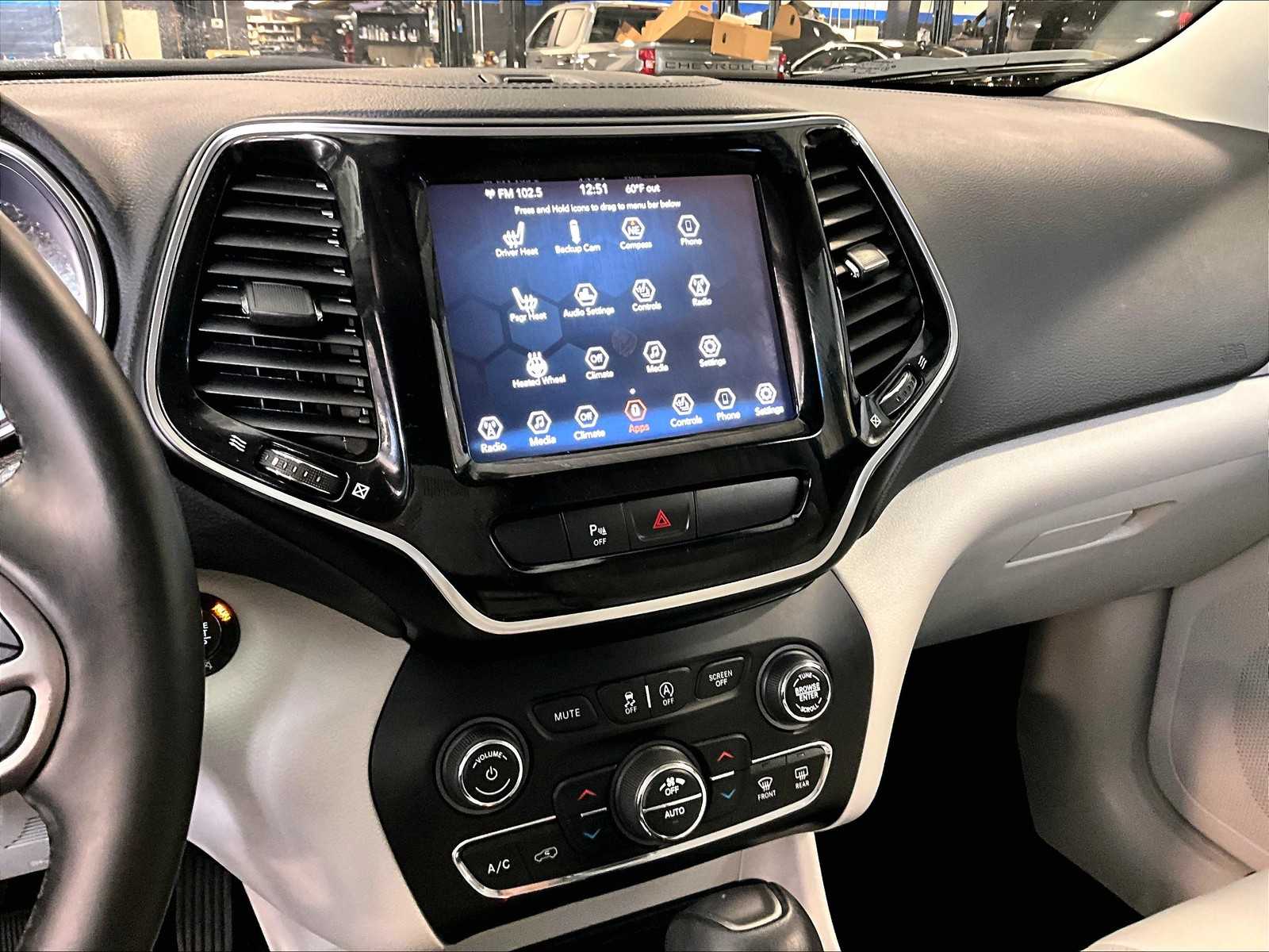2020 Jeep Cherokee Limited photo 19