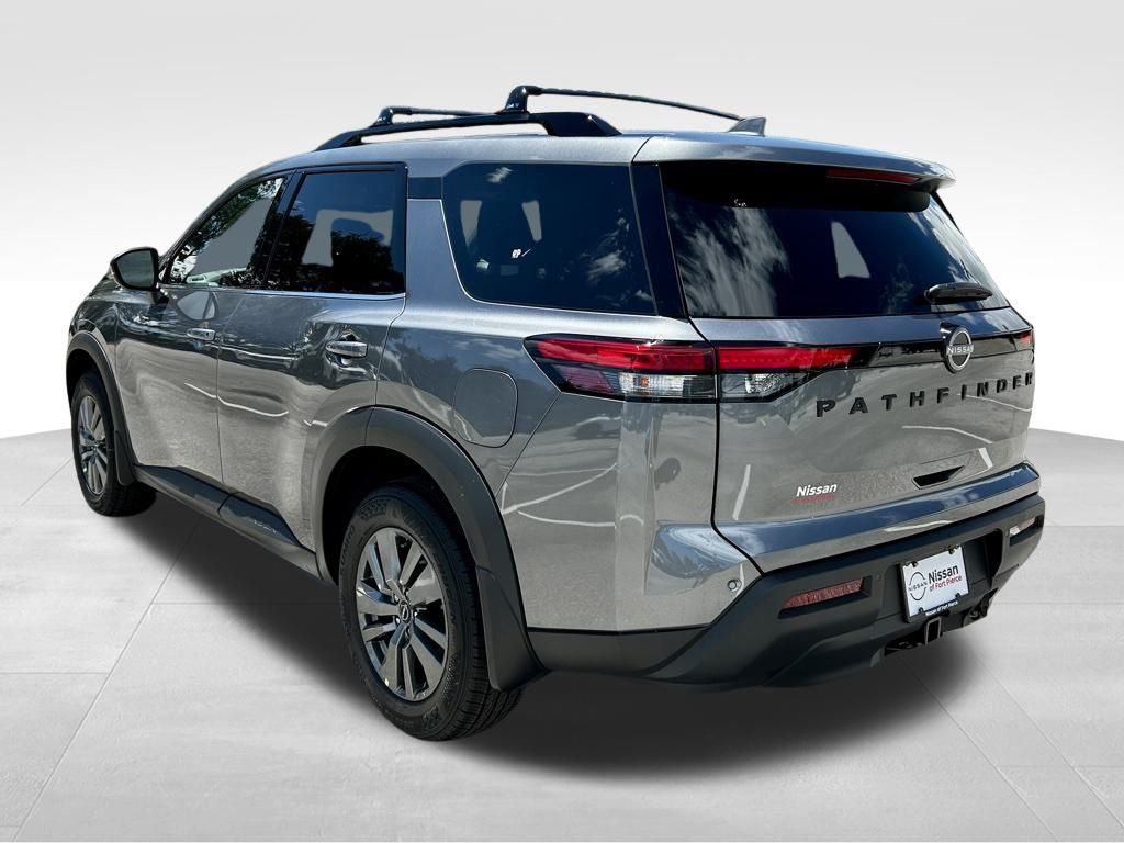 2025 Nissan Pathfinder SV photo 4