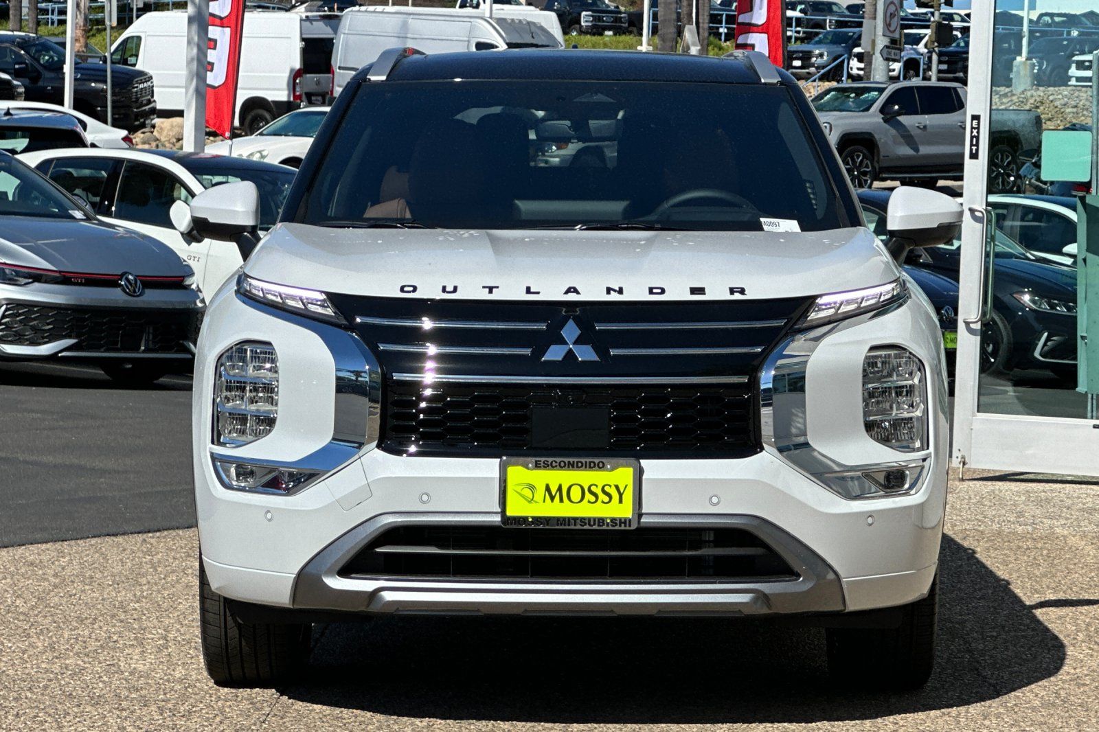 2025 Mitsubishi Outlander SEL photo 8