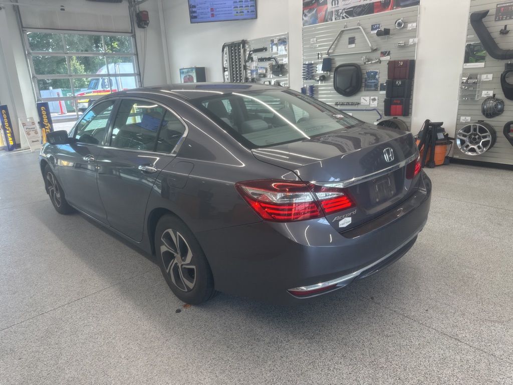 2017 Honda Accord LX photo 10