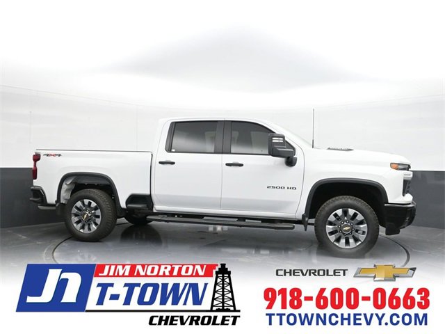 2025 Chevrolet Silverado HD Custom's photo