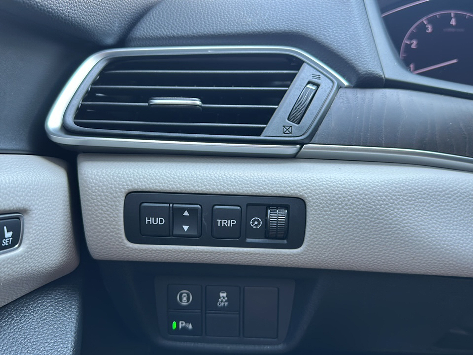 2018 Honda Accord Touring photo 15