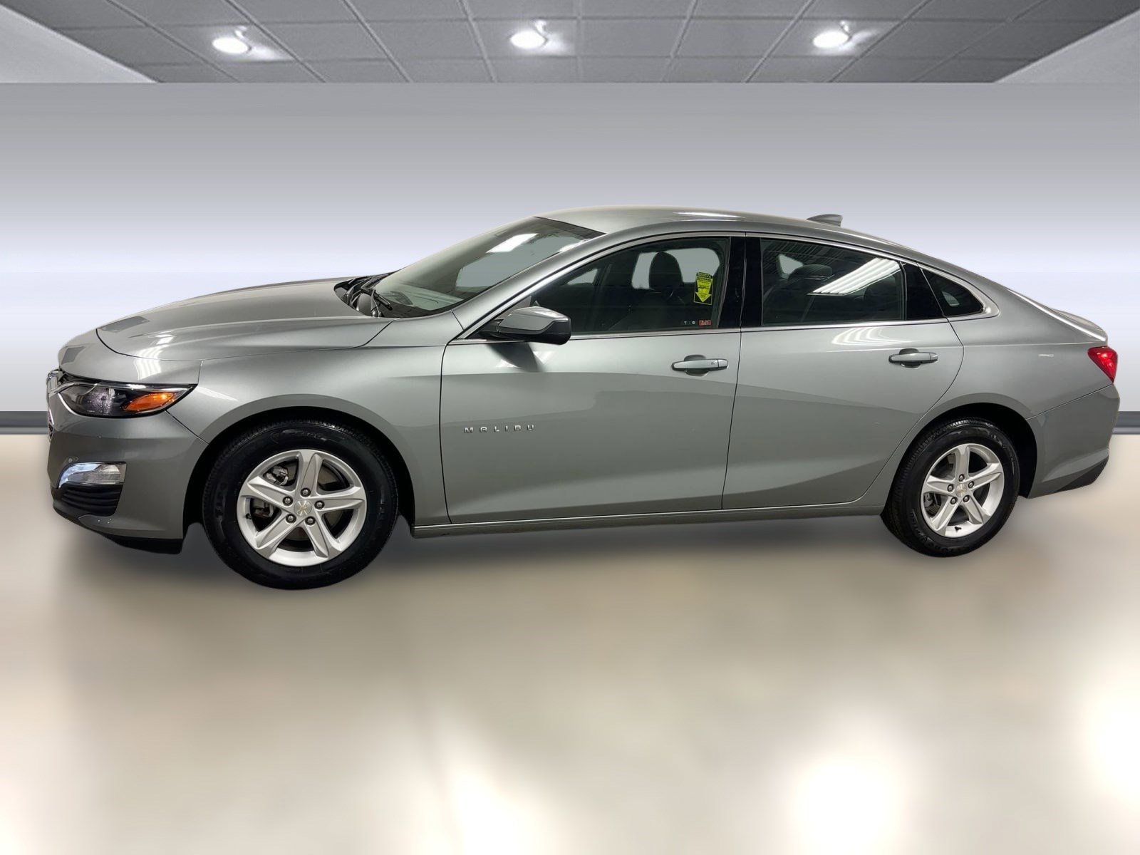 2024 Chevrolet Malibu 1LT photo 2
