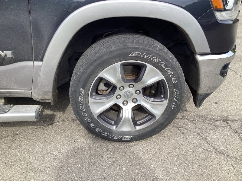 2019 Ram 1500 Laramie photo 8
