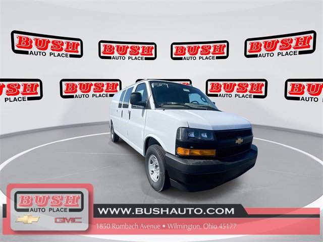 2025 Chevrolet Express Cargo 3500 photo 4