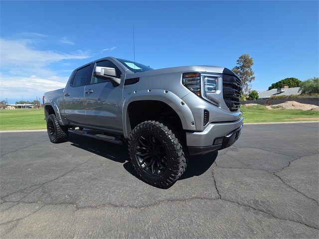2025 GMC Sierra 1500 SLT's photo