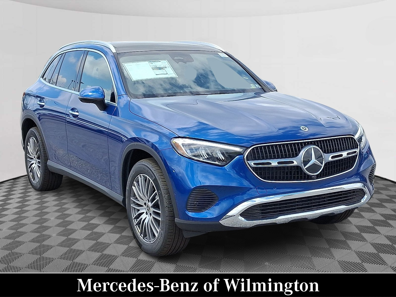 2025 Mercedes-Benz GLC Base's photo
