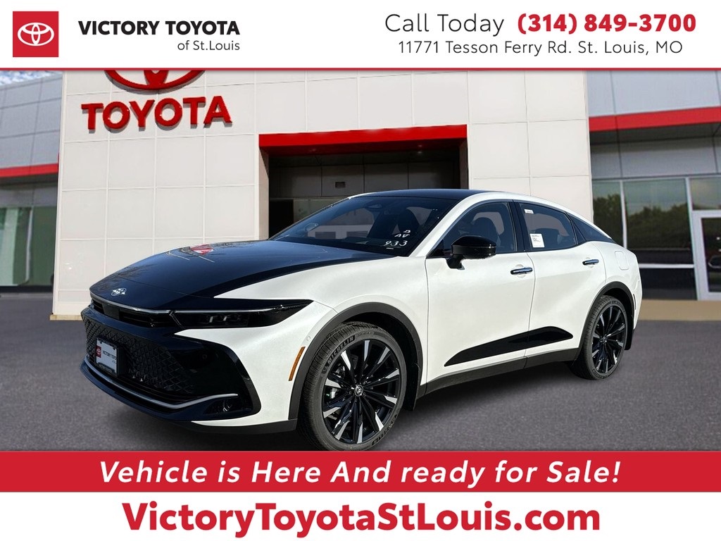 2025 Toyota Crown Platinum's photo