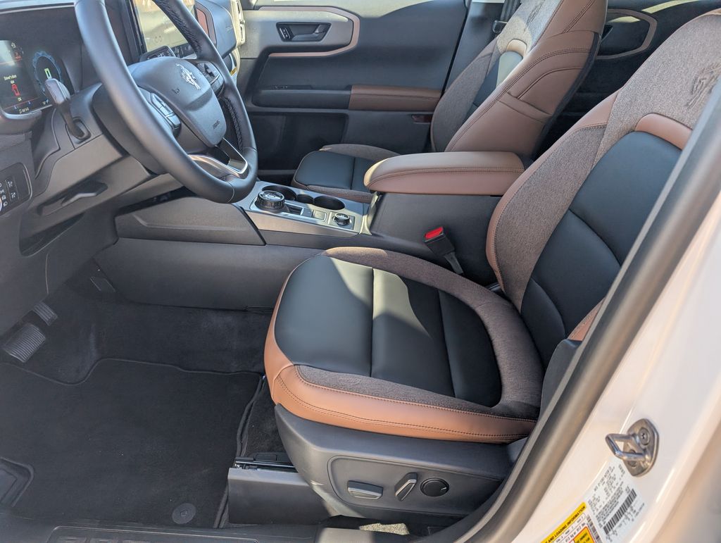 2025 Ford Bronco Sport Outer Banks photo 3