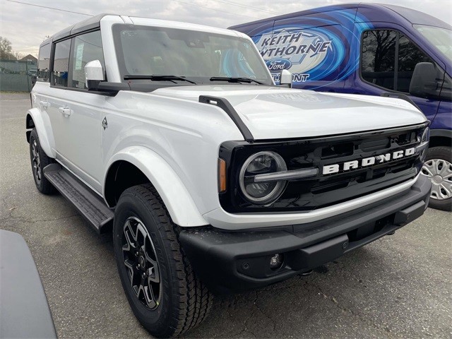 2025 Ford Bronco 4-Door Outer Banks's photo