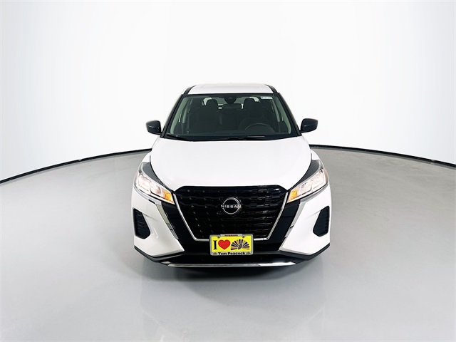 2025 Nissan Kicks Play S photo 2