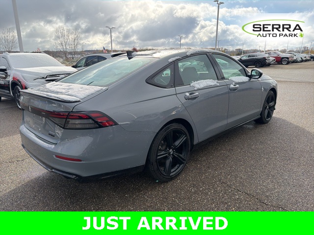 2023 Honda Accord Hybrid Sport-L photo 3