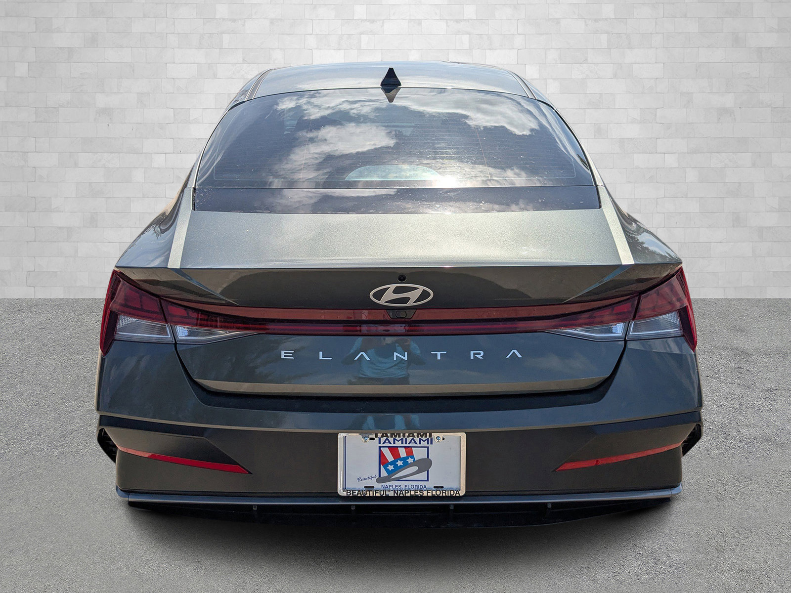 2025 Hyundai Elantra SEL Convenience photo 3