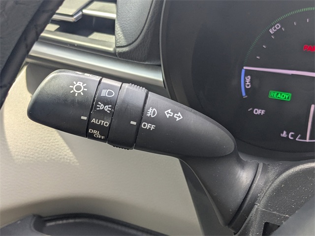 2022 Toyota Sienna XLE photo 24
