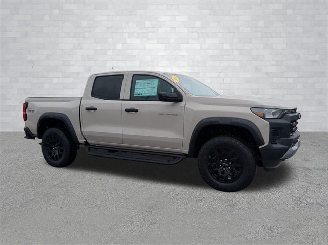 2026 Chevrolet Colorado Trail Boss photo 2