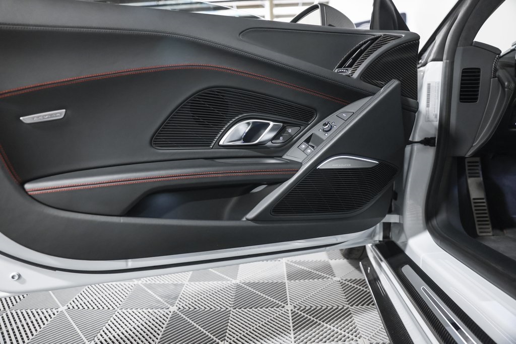 2018 Audi R8 5.2 Plus photo 30