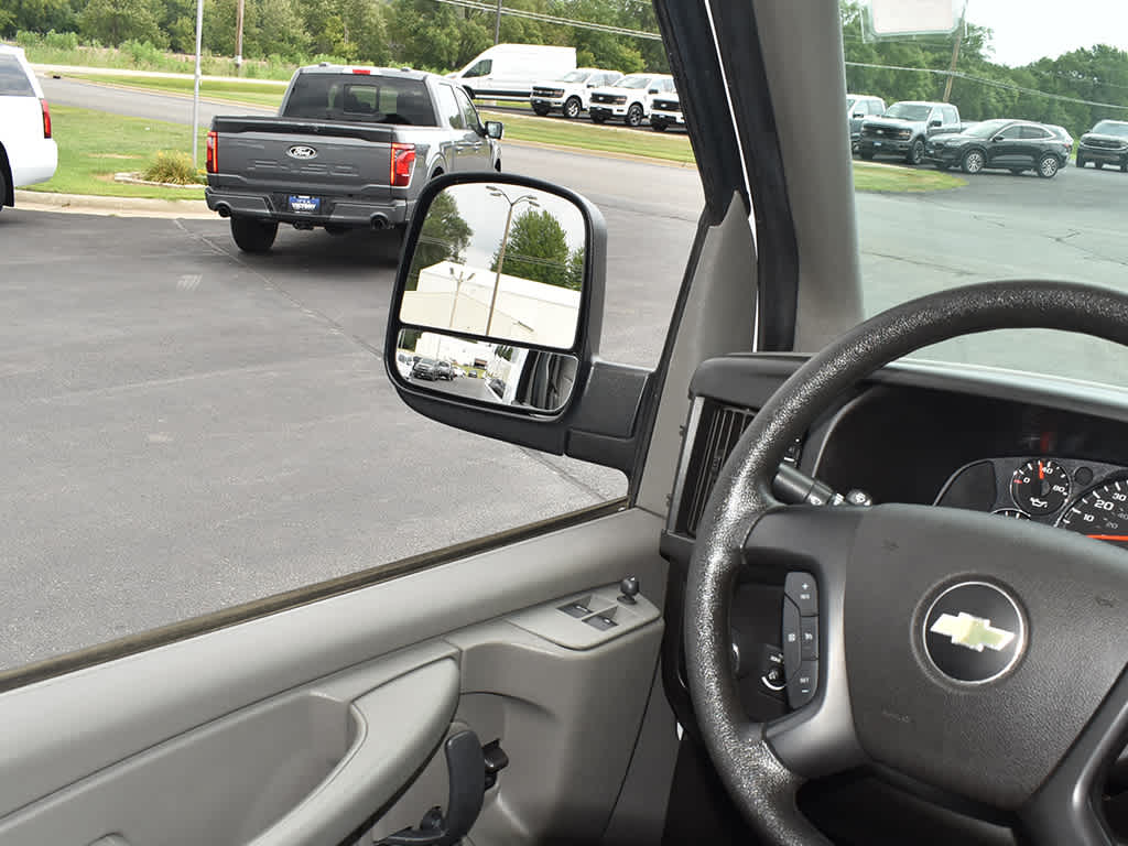 2014 Chevrolet Express 2500 LT photo 15