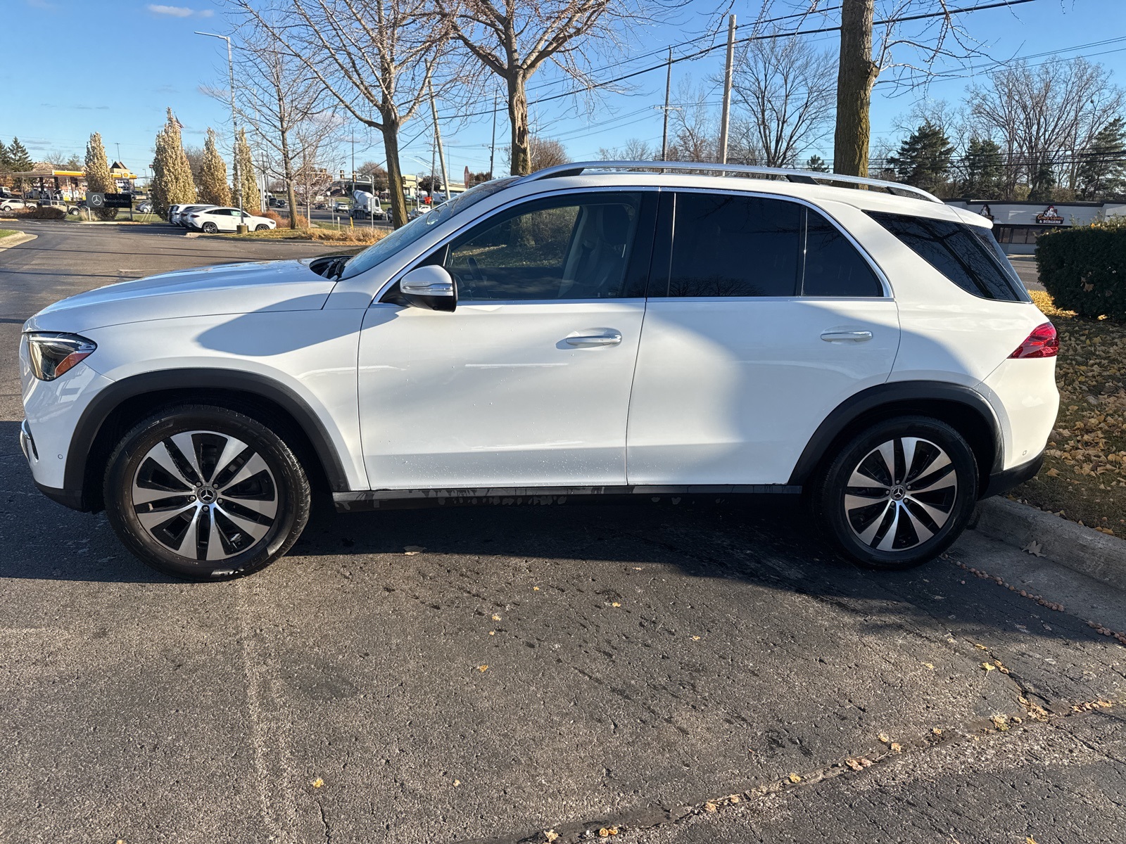 2025 Mercedes Benz GLE 350 4MATIC photo 2