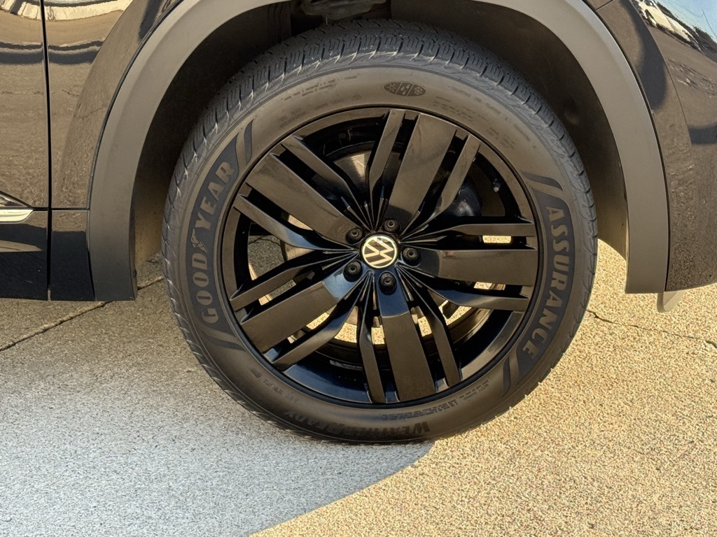 2021 Volkswagen Atlas Cross Sport V6 SE Technology R-Line photo 8