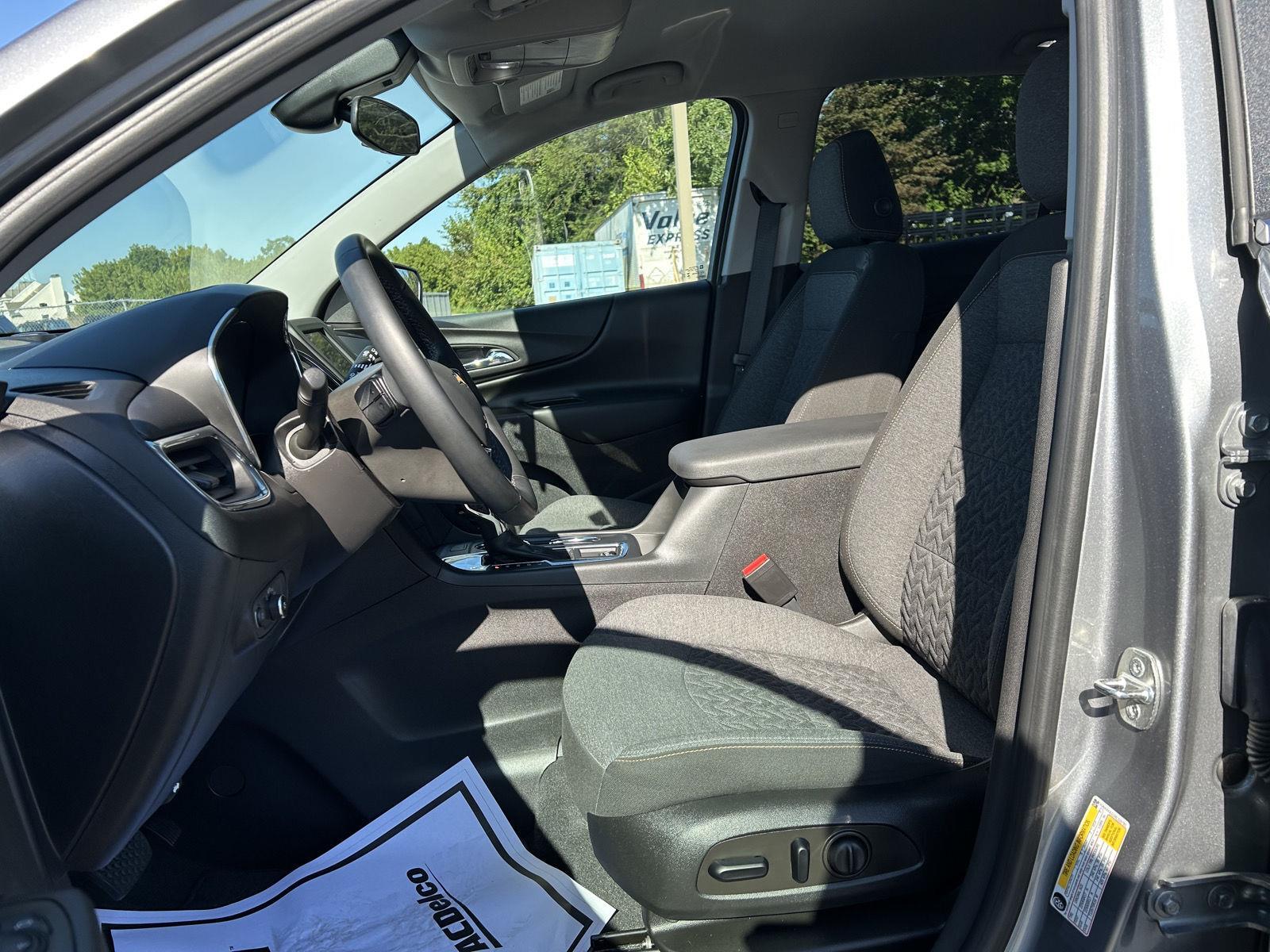 2024 Chevrolet Equinox LT photo 11