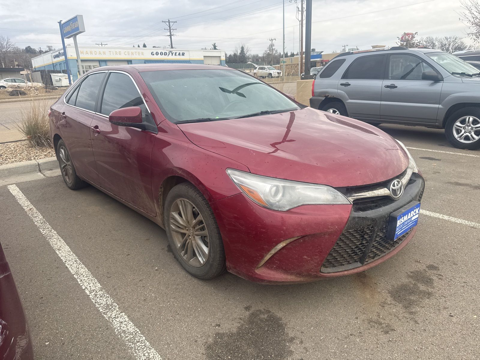2015 Toyota Camry XLE photo 2