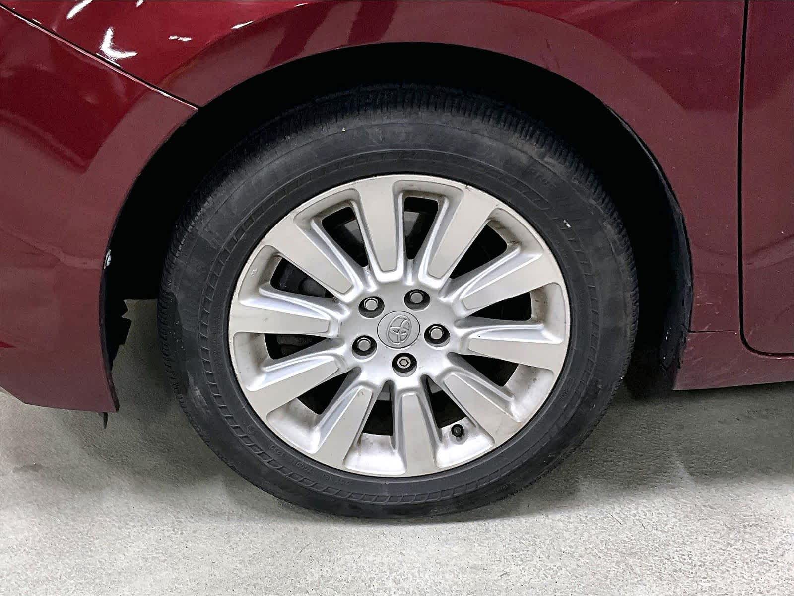 2015 Toyota Sienna LE photo 4