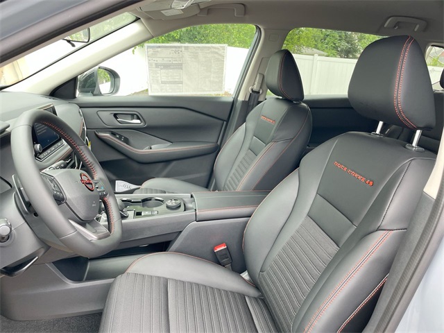 2025 Nissan Rogue SV photo 12