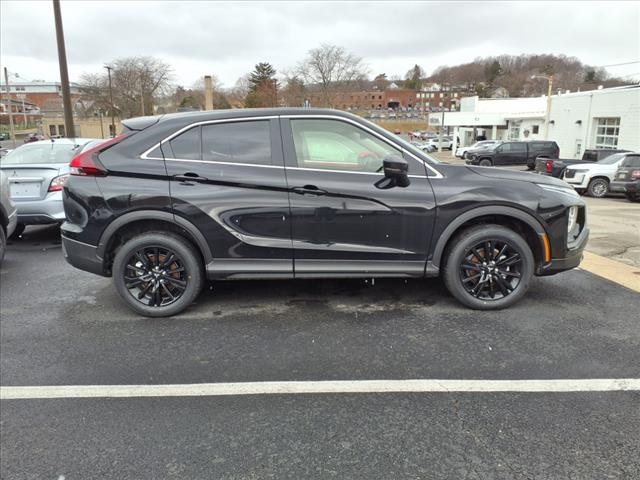 2025 Mitsubishi Eclipse Cross LE photo 2